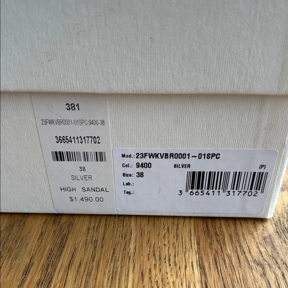 Giambattista Valli
Love Bow leather sandals - Picture 9 of 9